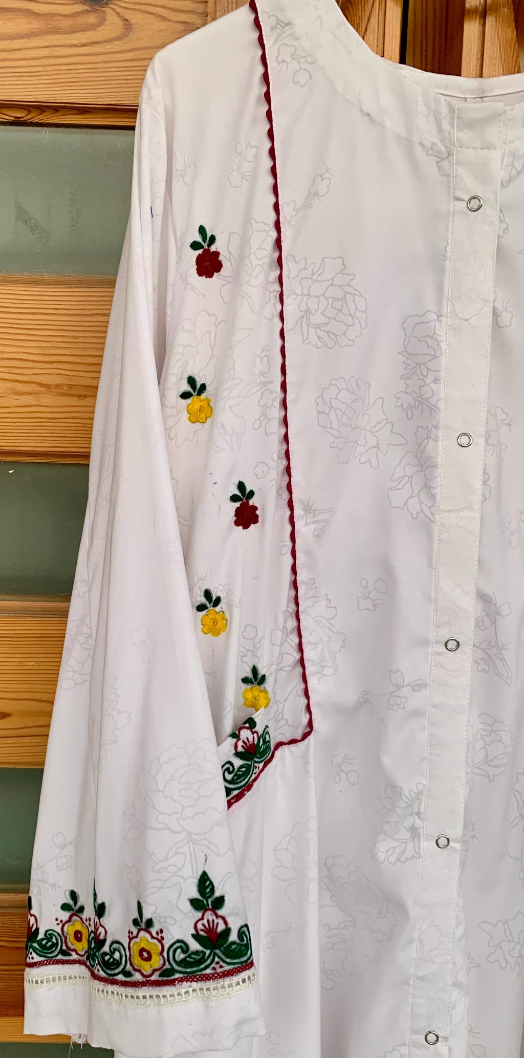 0989- SELF-PRINT SILK HAND EMBROIDERED