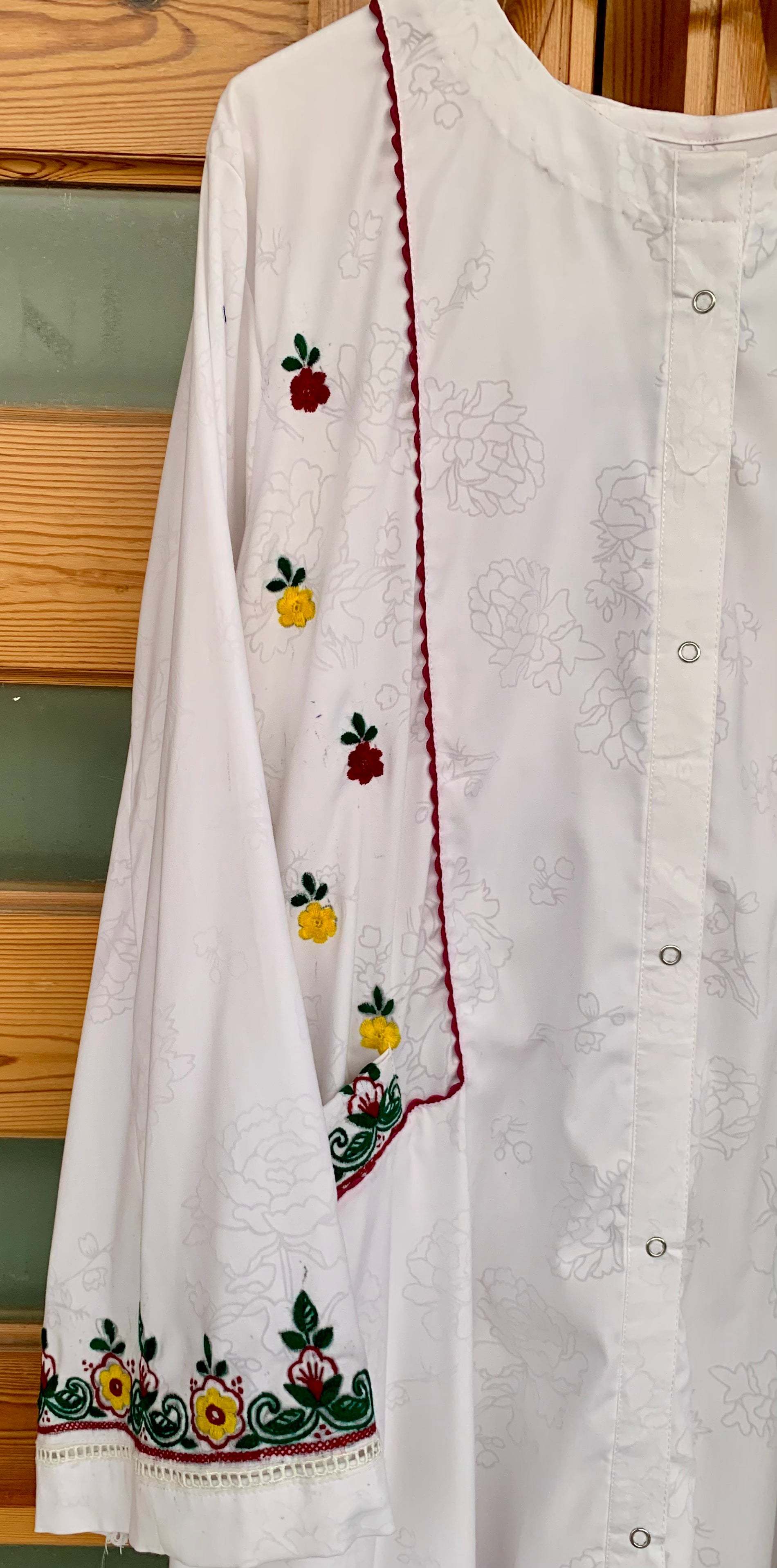 0989- SELF-PRINT SILK HAND EMBROIDERED